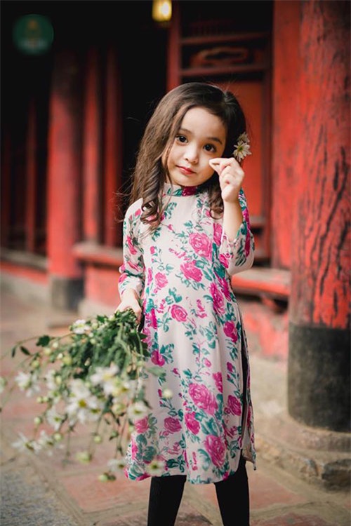 Khi các bé xúng xính trong tà áo dài ngày Tết, mẹ như thấy cả mùa xuân - Ảnh 14.