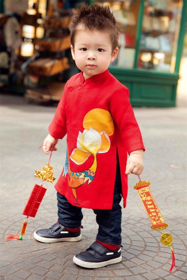 Khi các bé xúng xính trong tà áo dài ngày Tết, mẹ như thấy cả mùa xuân - Ảnh 41.