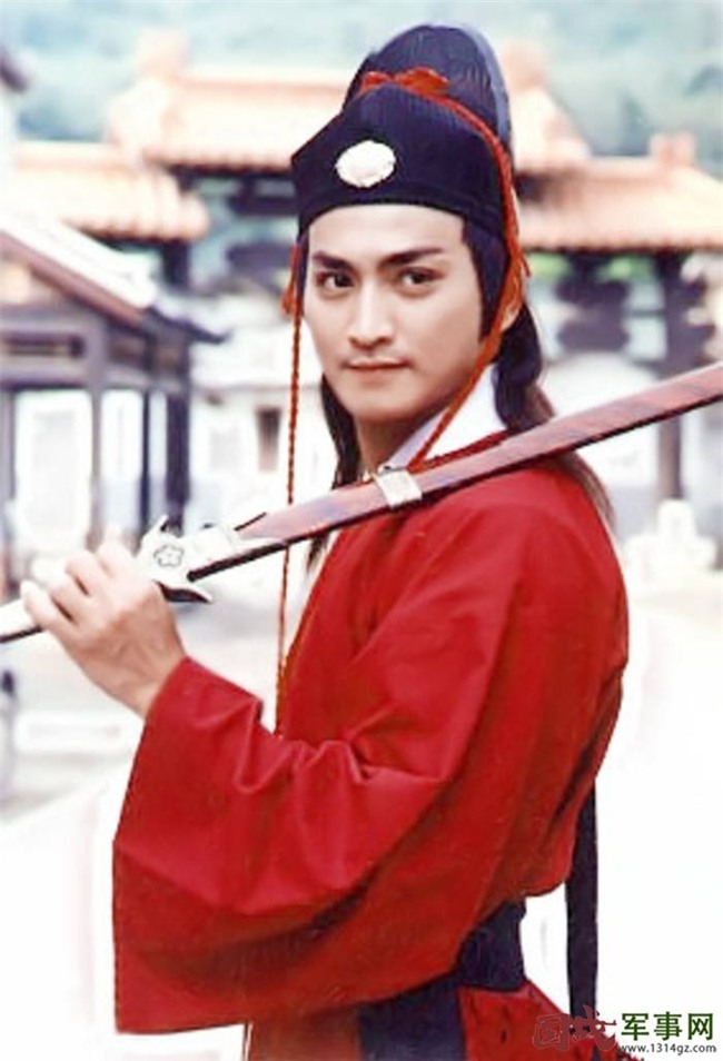 choang voi than hinh cuong trang cua u60 "trien chieu" ha gia kinh hinh anh 2