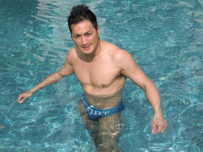 choang voi than hinh cuong trang cua u60 "trien chieu" ha gia kinh hinh anh 3