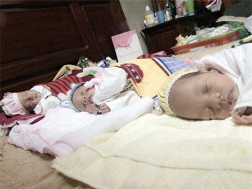 dau nam, gap lai ca sinh 3 be trai nam nguyen trong boc oi hy huu nhat vn - 3