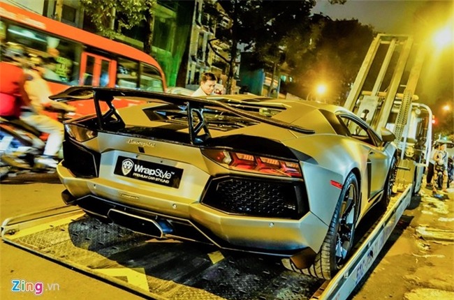 Dem sieu xe Lamborghini tu Da Nang vao Sai Gon do choi Tet hinh anh 4