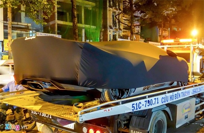 Dem sieu xe Lamborghini tu Da Nang vao Sai Gon do choi Tet hinh anh 8