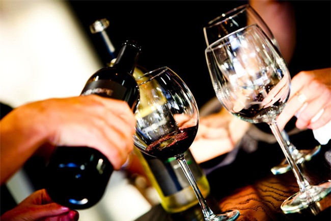 Không uống rượu mạnh vẫn nhập viện: BS cảnh báo 2 đồ uống gây hỏng gan nếu uống nhiều - Ảnh 2.