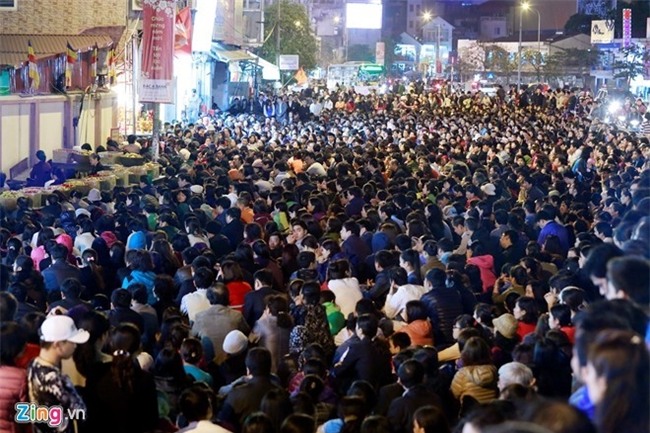 Cung dang sao giai han dau nam co phai me tin di doan? hinh anh 1