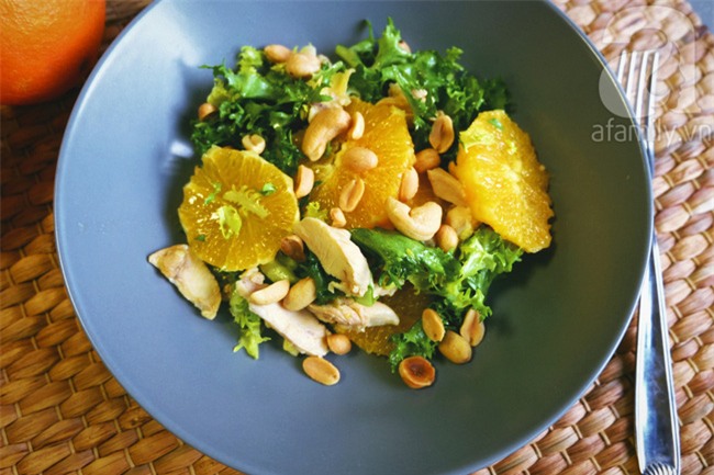 Tận dụng thịt gà luộc làm salad cam thanh mát cực ngon - Ảnh 7.