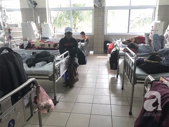 Cái Tết thiếu thốn nhưng không nguôi hi vọng của bệnh nhân chạy thận ở Hà Nội - Ảnh 1.