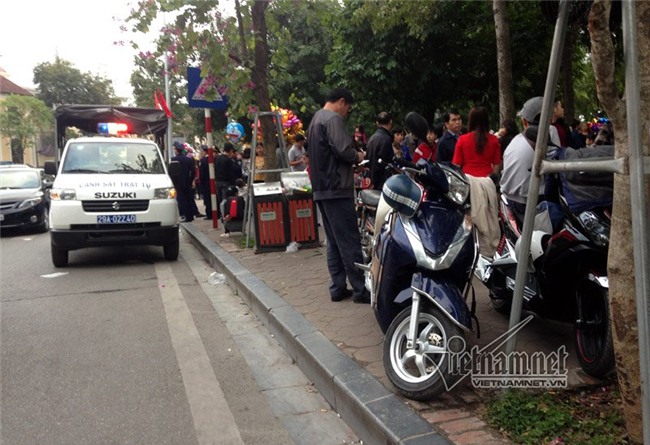 Hình ảnh Hồ Gươm một năm chỉ gặp một lần