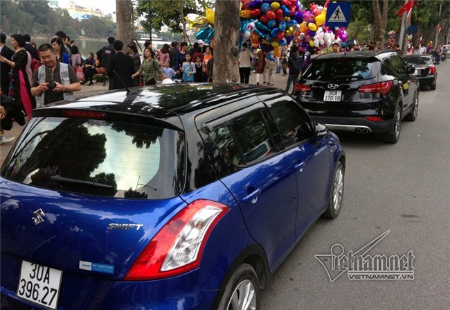 Hình ảnh Hồ Gươm một năm chỉ gặp một lần