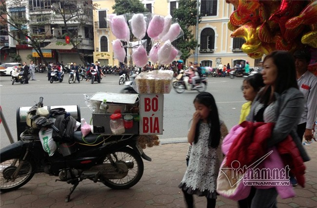 Hình ảnh Hồ Gươm một năm chỉ gặp một lần