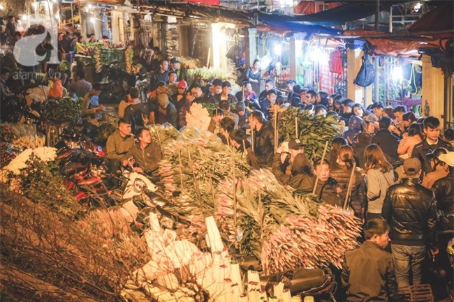 Những ngày đầu năm dần trôi đi, bỗng khắc khoải hoài mong không khí rộn ràng chợ giáp Tết - Ảnh 23.