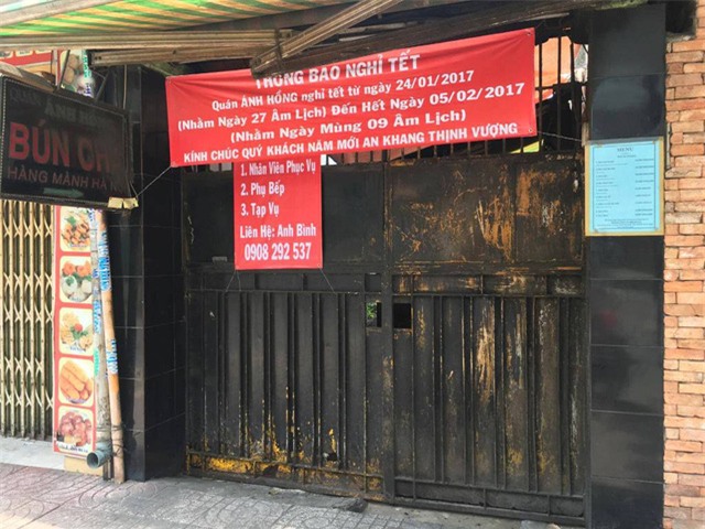 Ngày Tết, hầu hết các hàng quán đều đóng cửa.