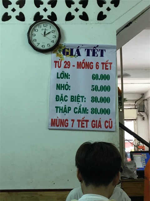 Đây là cơ hội cho các hàng quán không nghỉ Tết có dịp hốt bạc.