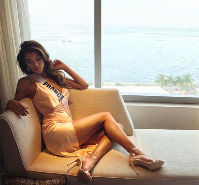 Ngắm nhan sắc xinh đẹp của Tân Hoa hậu Hoàn vũ 2016 - Iris Mettenaere - Ảnh 10.