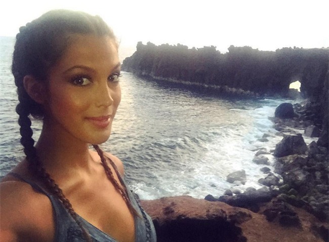 Ngắm nhan sắc xinh đẹp của Tân Hoa hậu Hoàn vũ 2016 - Iris Mettenaere - Ảnh 2.