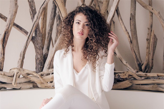 Không chỉ mỹ nhân Pháp, đây cũng là cô gái nhắc đến nhiều nhất sau Hoa hậu Hoàn vũ 2016 - Ảnh 3.