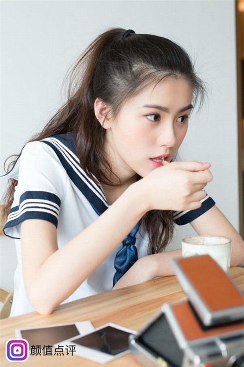 Thêm một "thiên thần trà sữa" khiến triệu trái tim tan chảy - 1