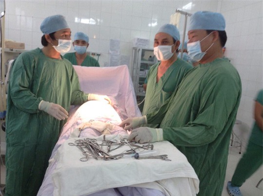 ly ky nhung phi vu giai cuu “cau nho” - 1