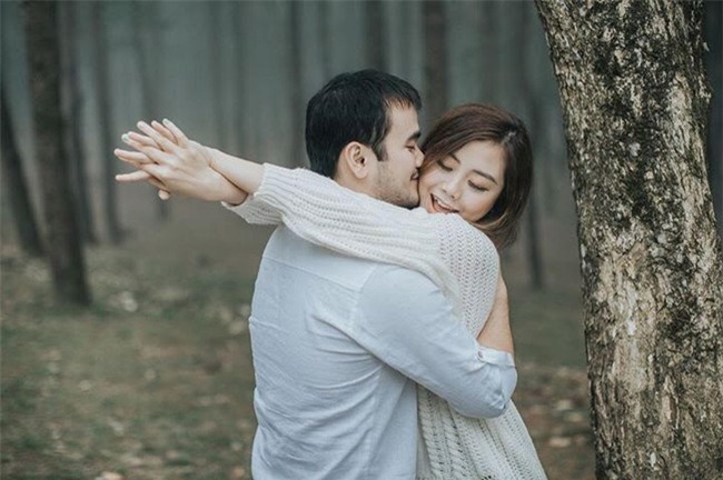 cap doi 9x khac nhau 1 troi 1 vuc nhung ben nhau ngay nao cung “cuoi nhu dien” - 1