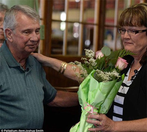 cuoc hoi ngo day nuoc mat cua 'dua tre' bi bo roi trong rung cach day 58 nam - 4