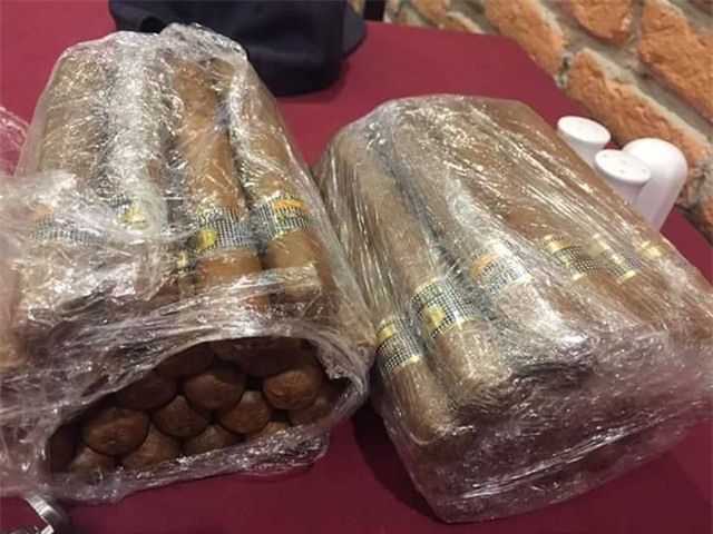 Cigar trông điếu thì khá đẹp nhưng lại bọc túi nilon