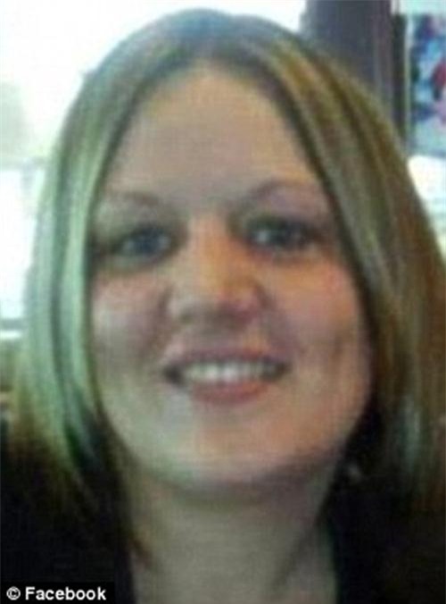 Mải mê vào điện thoại, cha mẹ không ngờ lại hại chết con mình - Ảnh 3.