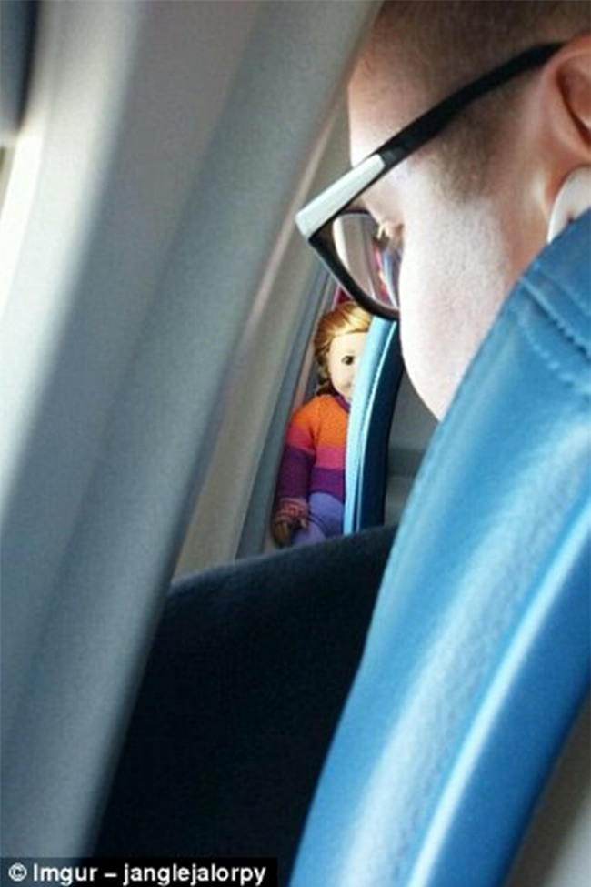 Chùm ảnh: Những hành khách khó đỡ của các hãng hàng không thế giới - Ảnh 13.