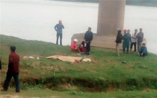 tai nan kinh hoang, 4 nguoi trong gia dinh thuong vong hinh anh 1