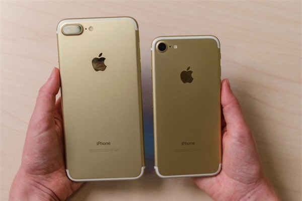 Doanh số “khủng” của bộ đôi iPhone 7/7 Plus đã giúp Apple đạt được kỷ lục doanh thu trong quý vừa qua