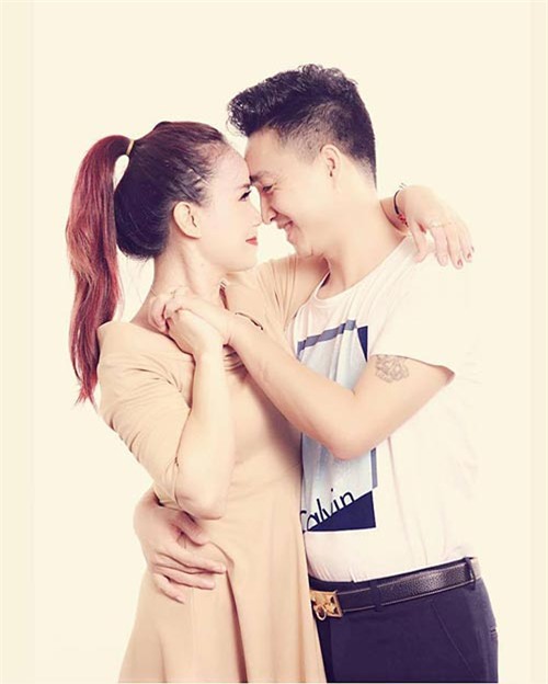 dien vien u40 2 con gai, 4 doi chong van khien trai kem 3 tuoi dem long si me - 8