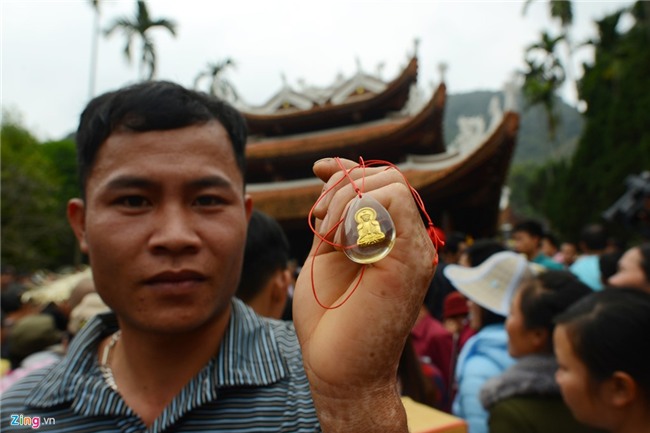 Hon loan khi tranh loc tai le khai hoi chua Huong hinh anh 12