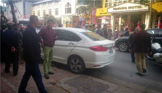 Hà Nội: Ô tô gây tai nạn liên hoàn ngày mùng 6 Tết