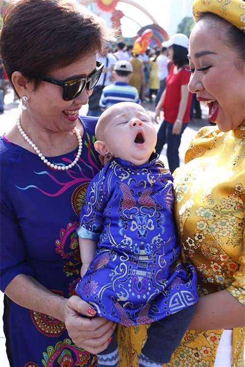 khong nghi ngo gi nua, day chinh la cau be lai, cute "vo doi" trong showbiz viet - 1