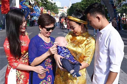 khong nghi ngo gi nua, day chinh la cau be lai, cute "vo doi" trong showbiz viet - 13