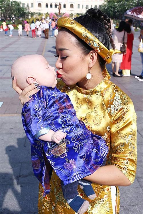 khong nghi ngo gi nua, day chinh la cau be lai, cute "vo doi" trong showbiz viet - 2