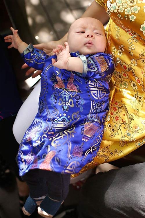 khong nghi ngo gi nua, day chinh la cau be lai, cute "vo doi" trong showbiz viet - 6