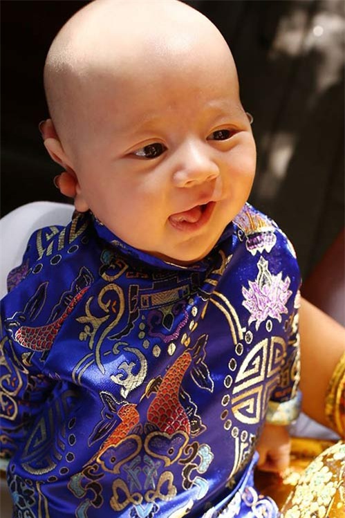 khong nghi ngo gi nua, day chinh la cau be lai, cute "vo doi" trong showbiz viet - 7