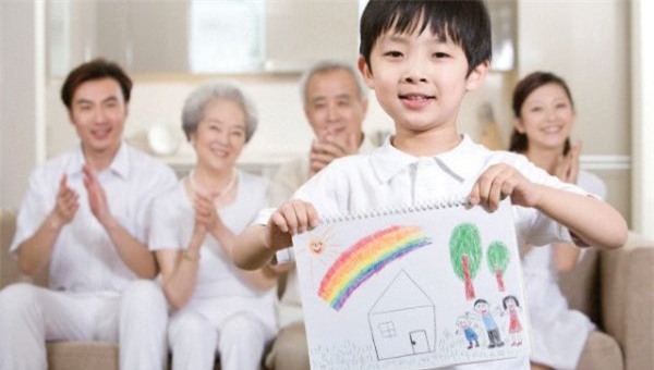 7 lỗi dạy dỗ của cha mẹ ngăn cản con cái thành công sau này - Ảnh 2.