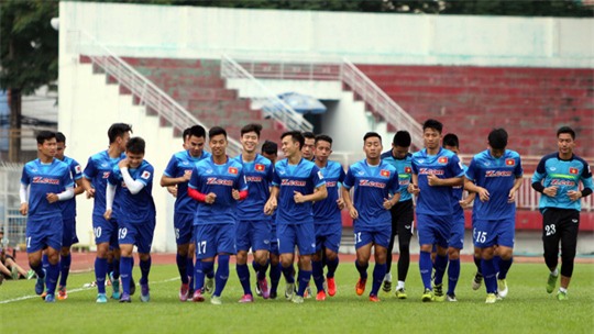 U23 Việt Nam kết thúc sớm buổi tập do mưa