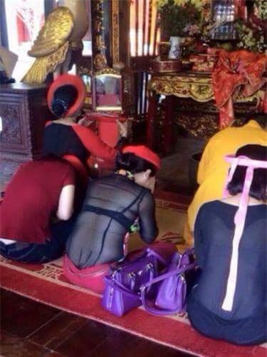 tuc mat vi ao luoi, tat luoi phan cam di le chua dau nam dinh dau - 4