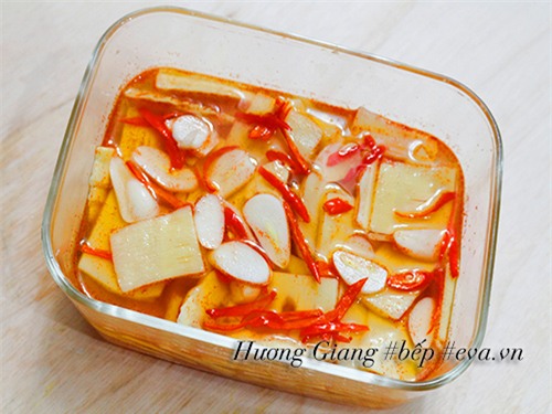 tu lam mang muoi chua cay ngay tai nha - 5