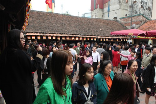 so "sao la hau chieu menh", dan un un toi chua phuc khanh giai han - 2