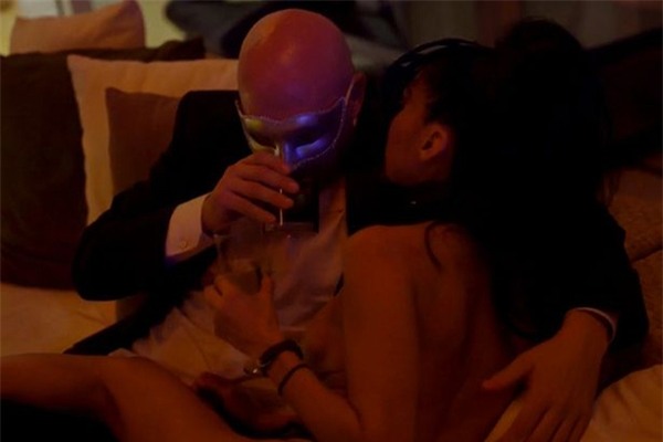 ben-trong-nhung-bua-tiec-sex-cua-gioi-nha-giau-los-angeles-1