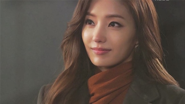 Chồng “chết nửa linh hồn” khi bất ngờ đụng độ vợ cũ sánh vai cùng sếp tổng ở tiệc liên hoan công ty - Ảnh 1.