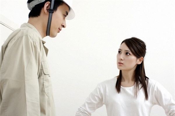 Choáng khi chồng tôi bẽn lẽn xin phép vợ cho người yêu cũ về nhà ở tạm một thời gian - Ảnh 1.