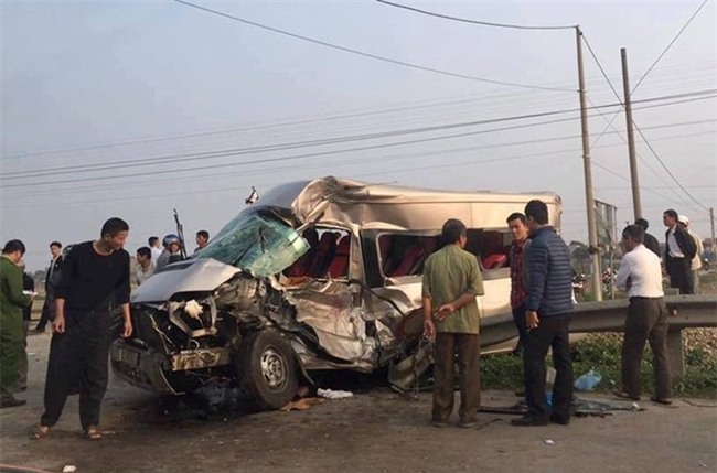 30 phut xay ra 2 vu tai nan duong sat nghiem trong hinh anh 1