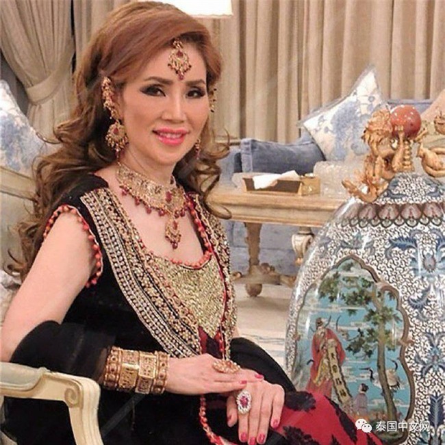 Cô bé Lọ Lem phiên bản già: 60 tuổi vẫn kiếm được chồng đại gia Dubai giàu nứt đố đổ vách - Ảnh 1.