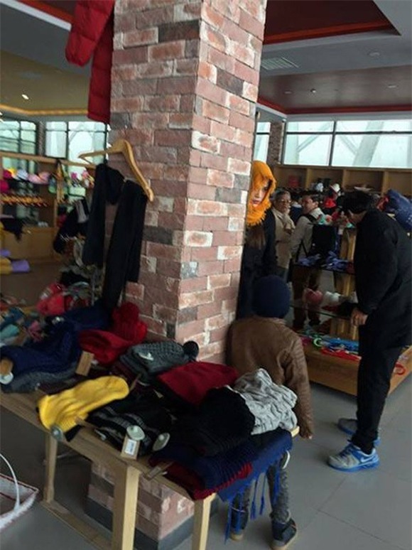 Hồ Ngọc Hà, Hà Hồ, Hà Hồ bịt kín mặt, Hồ Ngọc Hà đi du lịch, sao Việt