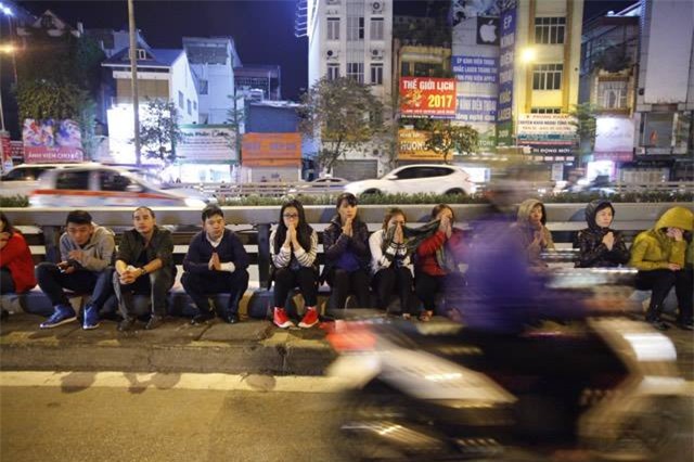 Hàng nghìn người đổ về chùa Phúc Khánh dâng sao giải hạn