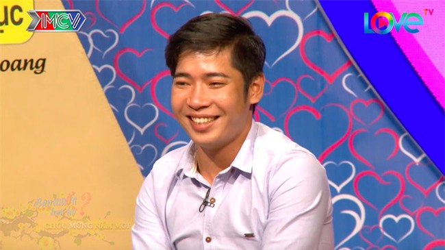 Bạn muốn hẹn hò: Anh chàng mang dưa hấu lên sân khấu tặng cô gái ngay lần gặp đầu - Ảnh 3.